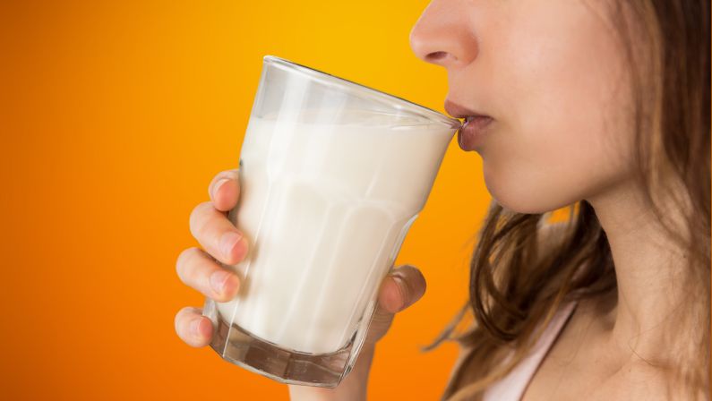 Drink milk to stop the spice in its tracks